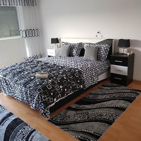 Ferienwohnung Sabina 波斯尼亚克鲁帕 外观 照片